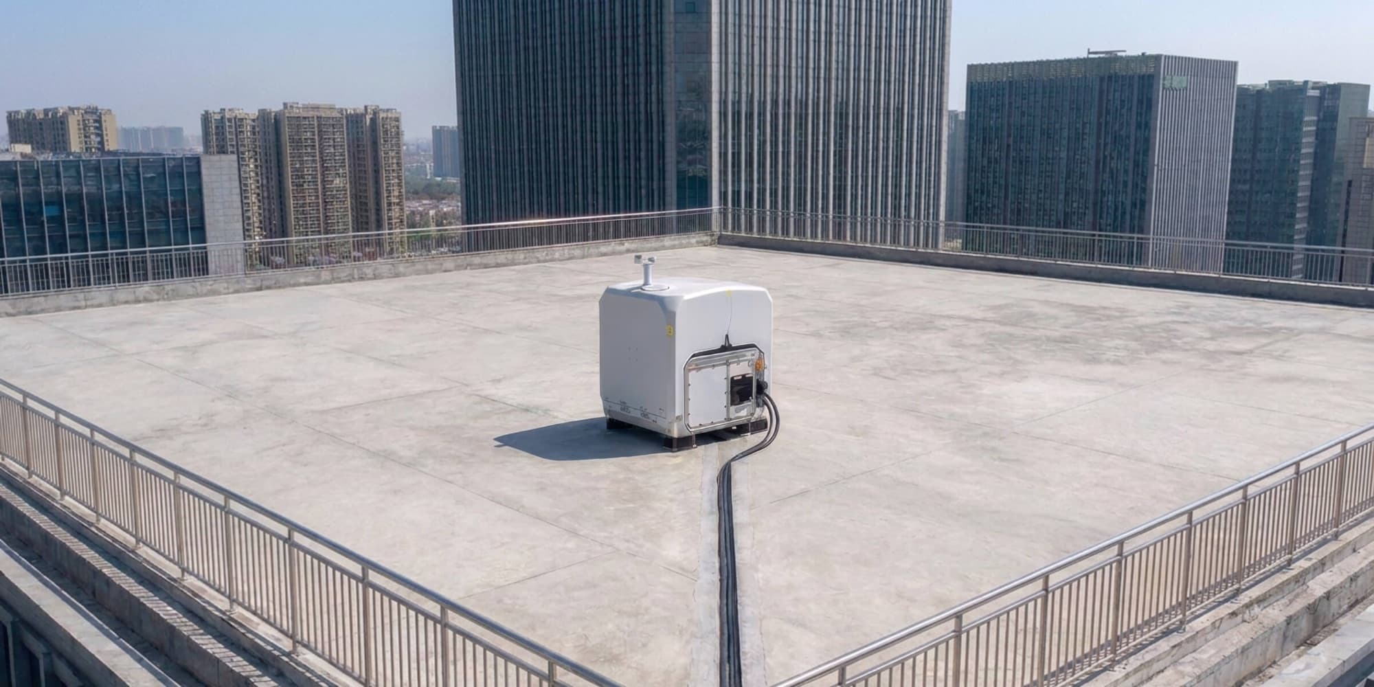 DJI Dock 4 auf einem Flachdach