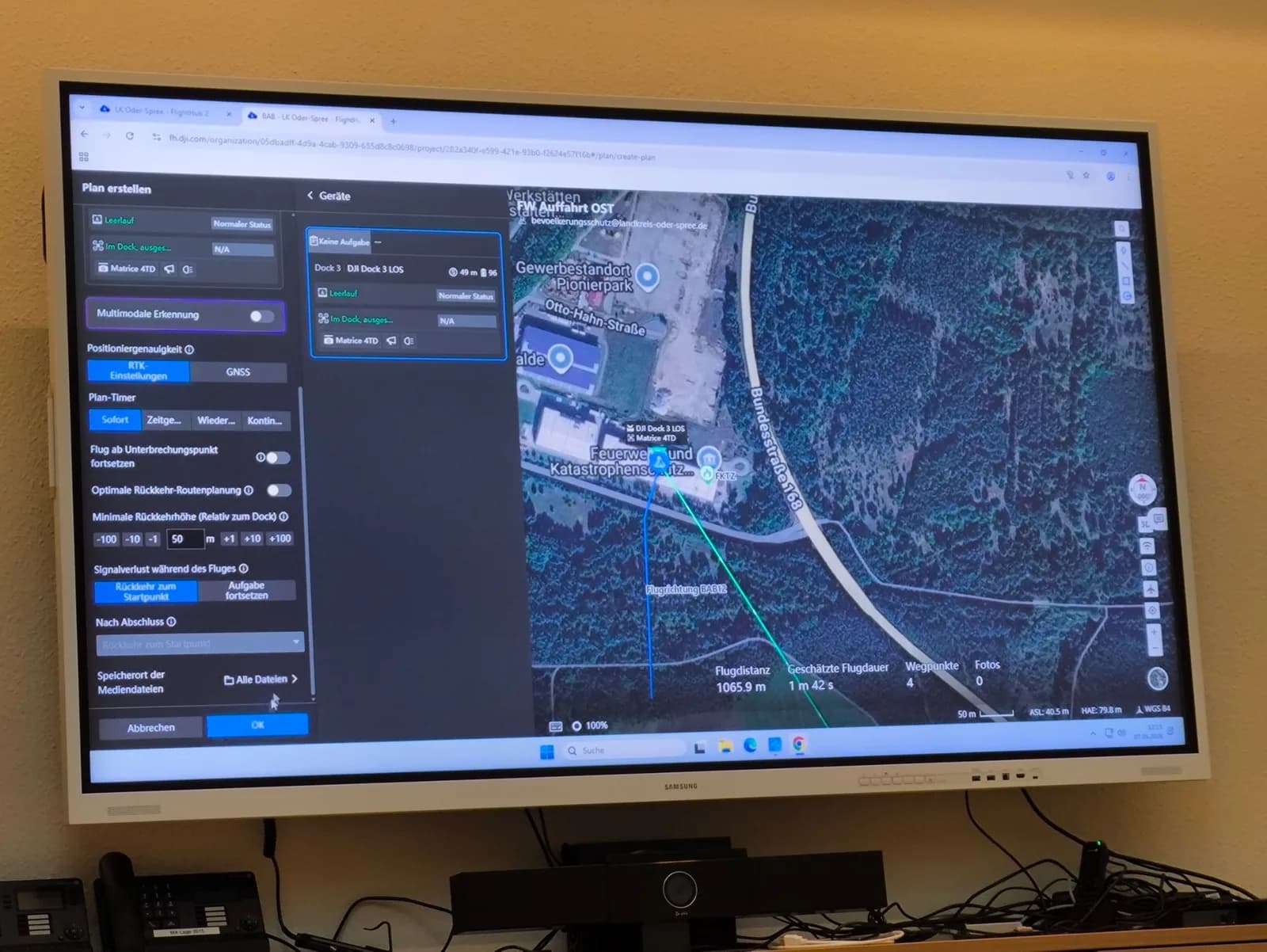 Missionsplanung in DJI FlightHub 2 mit der Route von der Dock 3 zur BAB 12